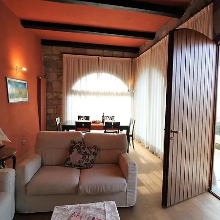 Apartament Archi *